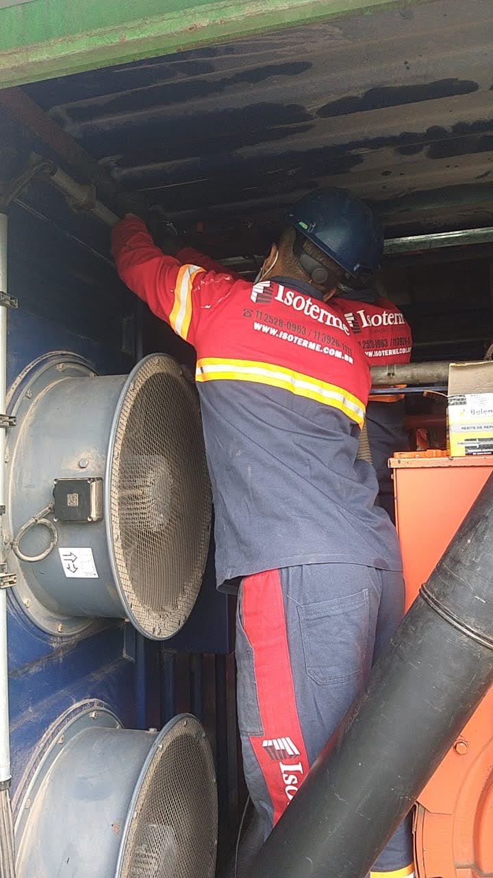 Manutenção e limpeza de isolamento industrial