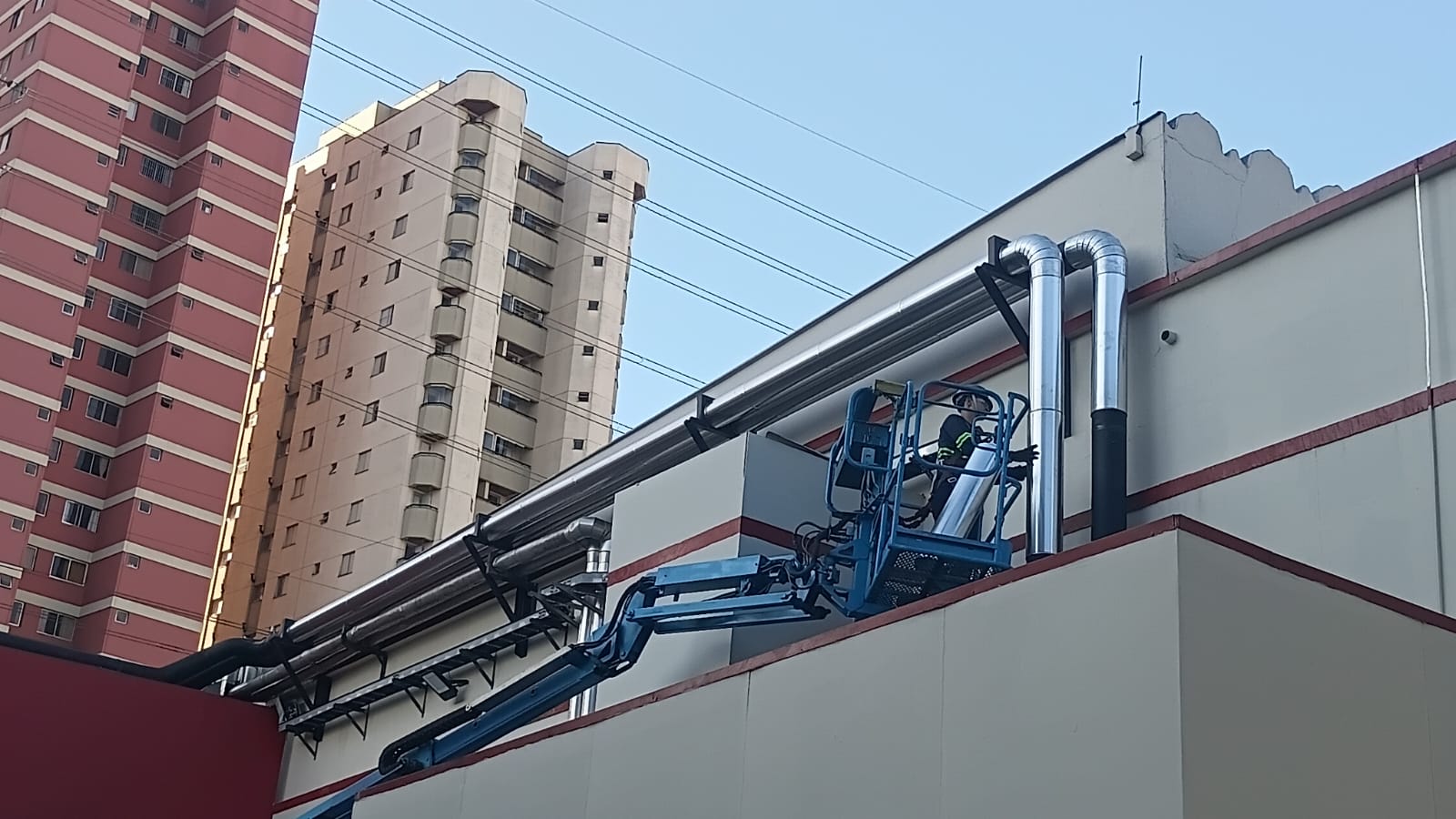 Isolamento de linha quente a céu aberto